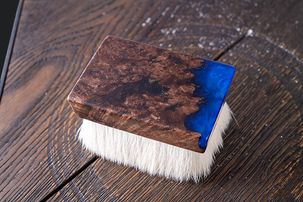 Shoe shine brush